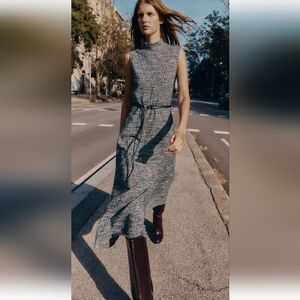 TEXTURED BELTED DRESS (S) Size:.M